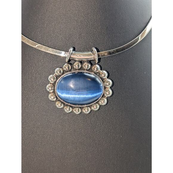 Vintage Taxco Large Blue Cat's Eye 950 Silver Pendant on Sterling Taxco Torque - Picture 10 of 10